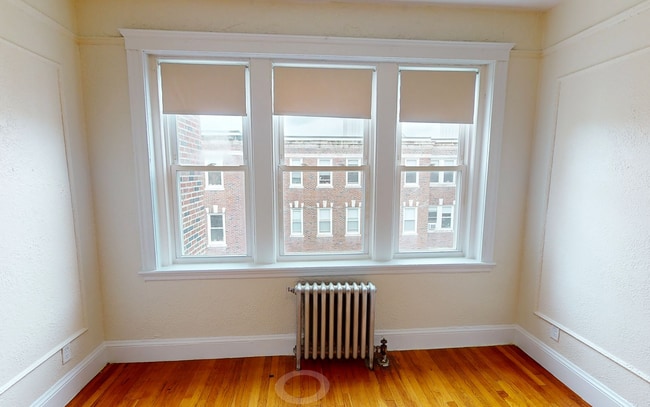 Building Photo - 9/1 No Fee! spacious studio w/updated eat in kitchen near B/C/D trains
