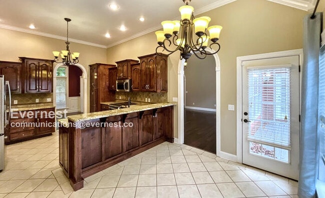 Building Photo - Elegant 4-Bedroom, 2-Bathroom Home, Golf c...