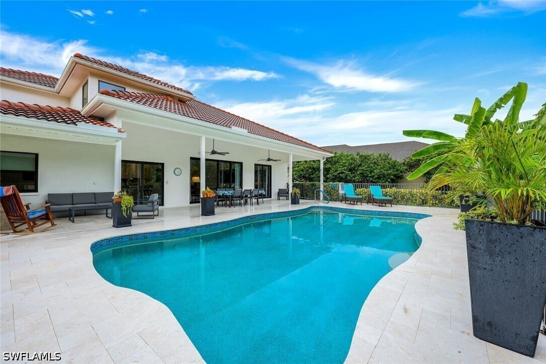 Foto del edificio - 335 Lambton Ln