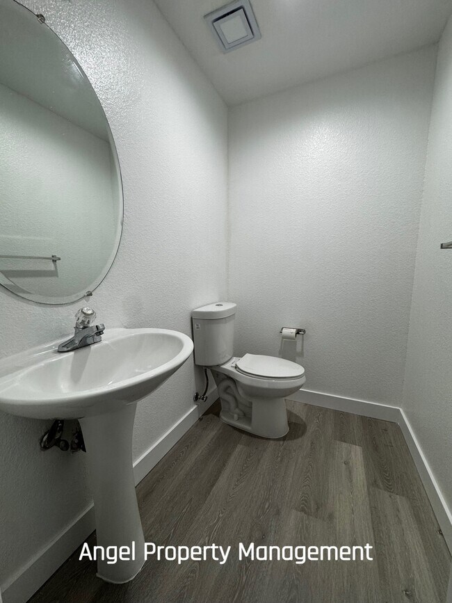 Foto del edificio - 1168 Oak Haven Way