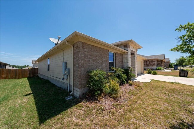 Building Photo - 414 Pentire Way
