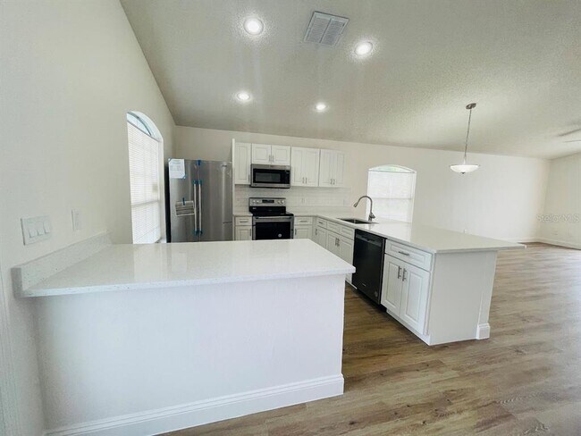 Building Photo - 13403 Greenpointe Dr