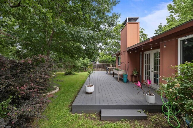 Building Photo - 8914 Sparkling Creek Dr