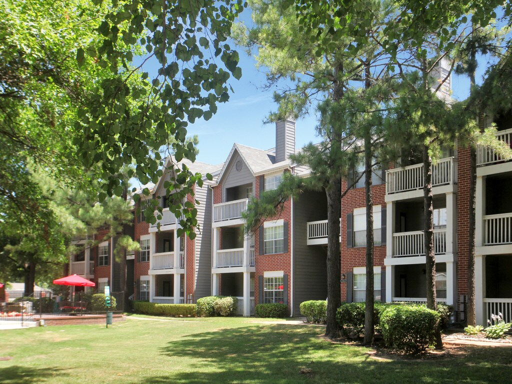 Greenbriar Apartments in Tulsa, OK