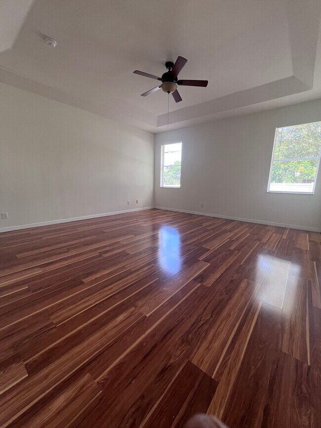 Foto del edificio - 423 SW Alcan Dr