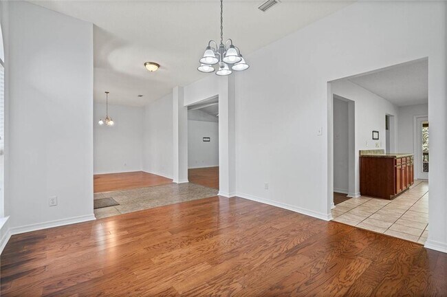 Building Photo - 4120 Fenwick Loop S