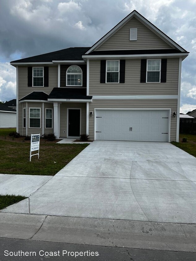 Primary Photo - 4 br, 2.5 bath House - 305 Brightleaf Cir