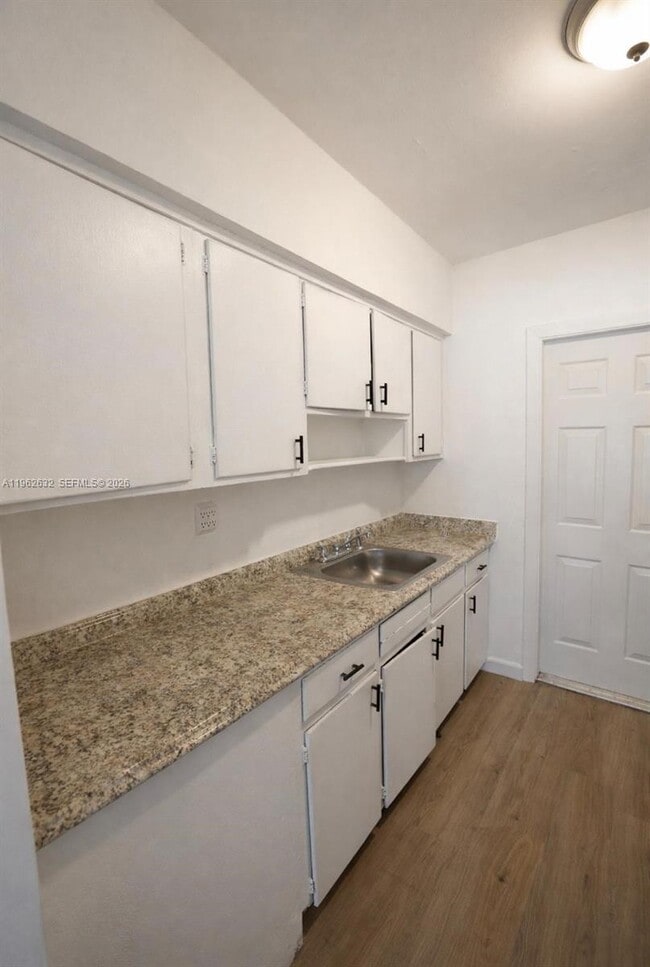 Foto del edificio - 800 83rd St