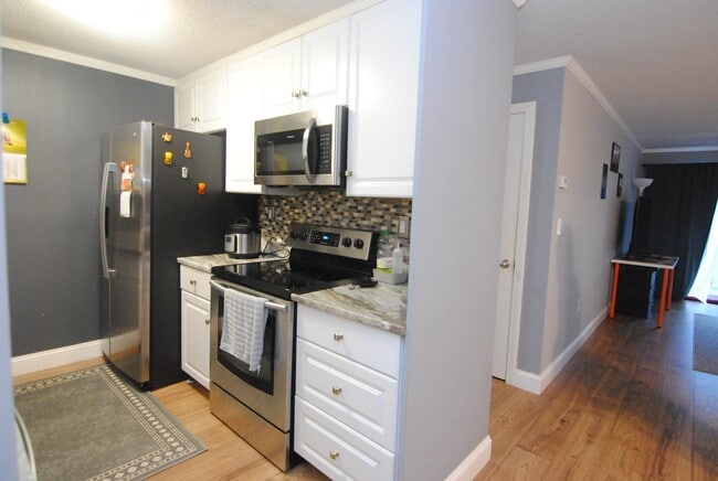 Building Photo - 15 Blackstone Dr