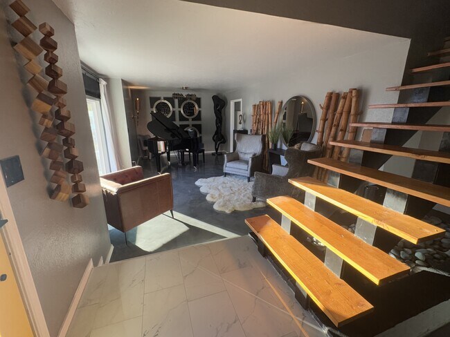 Foto del edificio - 6501 Westrock Dr