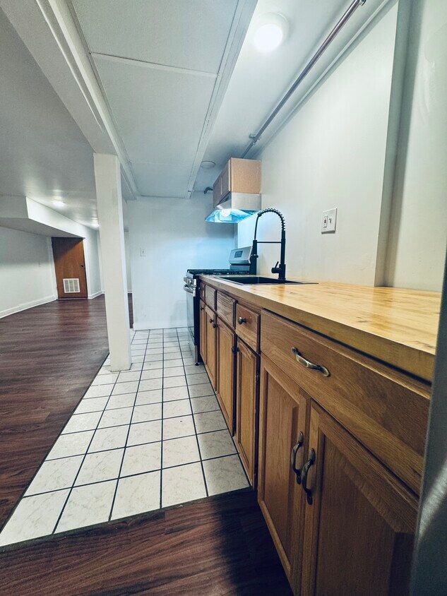 Foto principal - 2559 W Fullerton Ave
