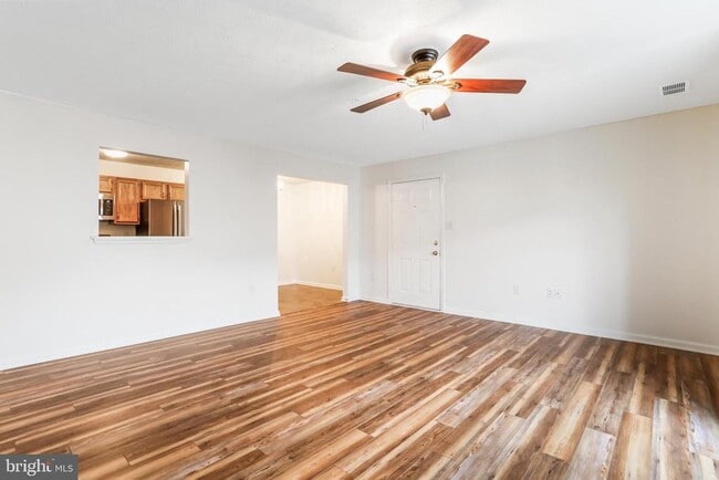 Foto del edificio - 145 Hailey Ln