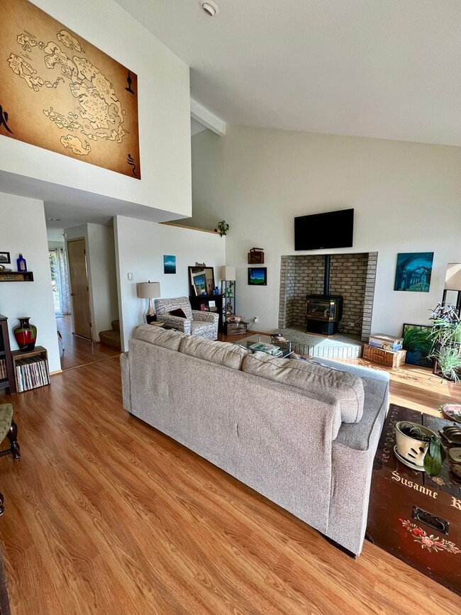 Building Photo - 3 Bd., 2 Ba., in Birch Bay Sea Links Gated Community