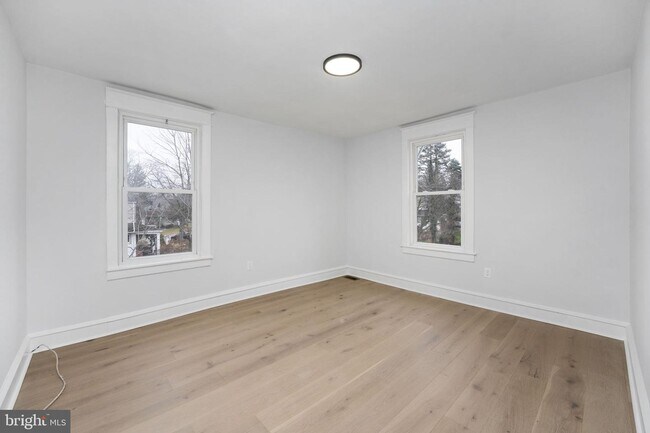 Building Photo - 7508 Newland St