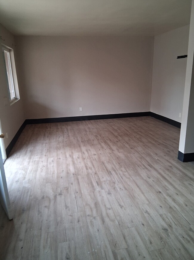 Building Photo - 259 W Tamarisk St