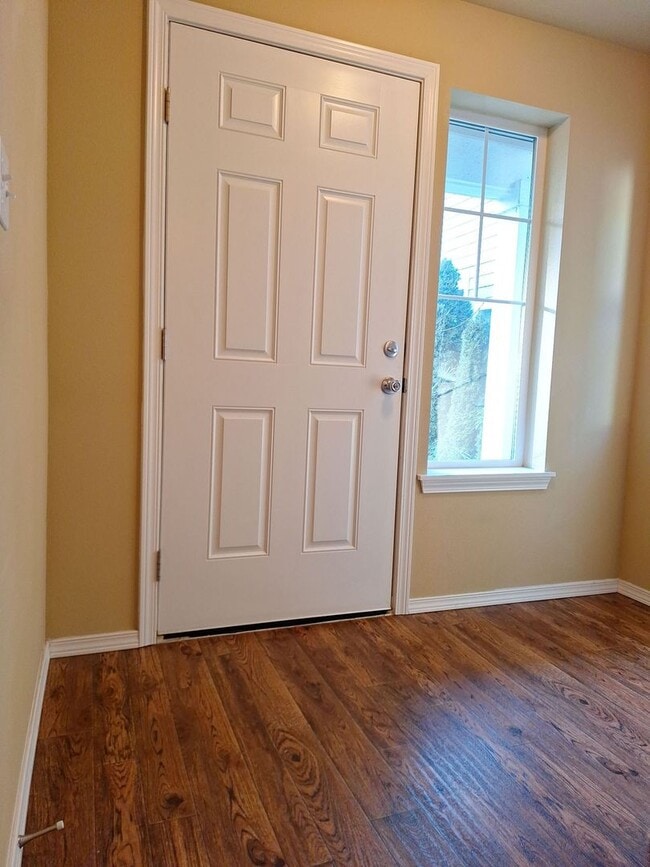 Foto del edificio - Central Valley Area - 2 Story Home (3Bed, 2.5 Bath)