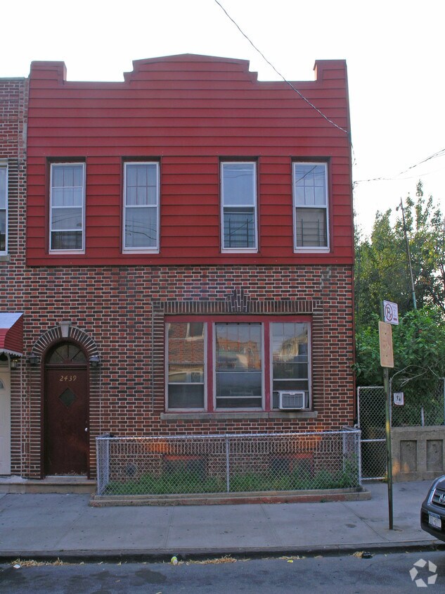 Primary Photo - 2439 Fuller St