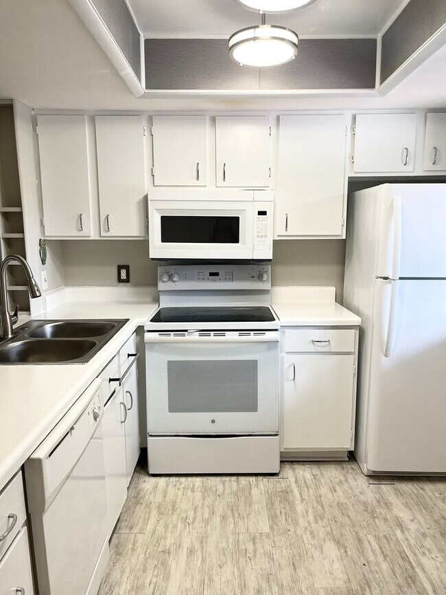 Foto del edificio - Two Bed, Two Bath Condo at Windsor Crossing