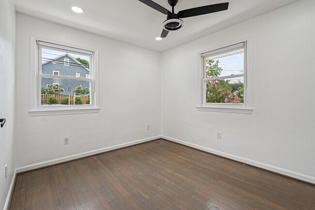 Foto del edificio - 6100 Johnson Ave