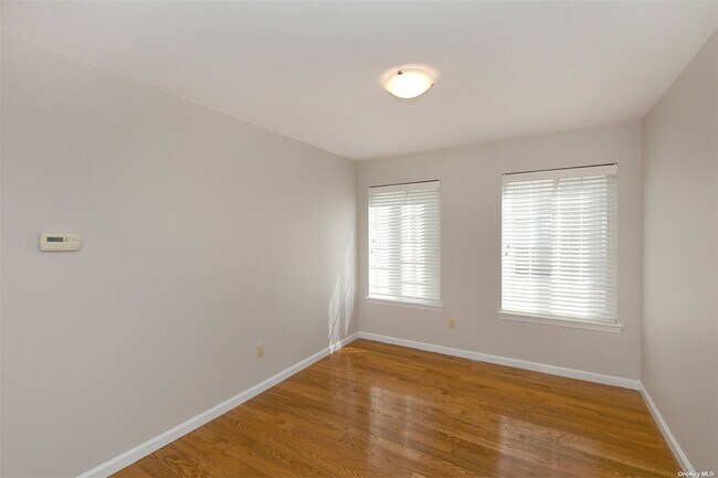 Foto del edificio - 39 Nesaquake Ave