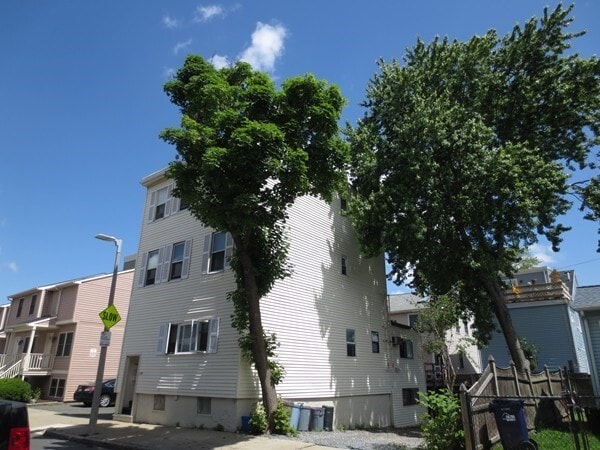 Building Photo - 114 W 8th St