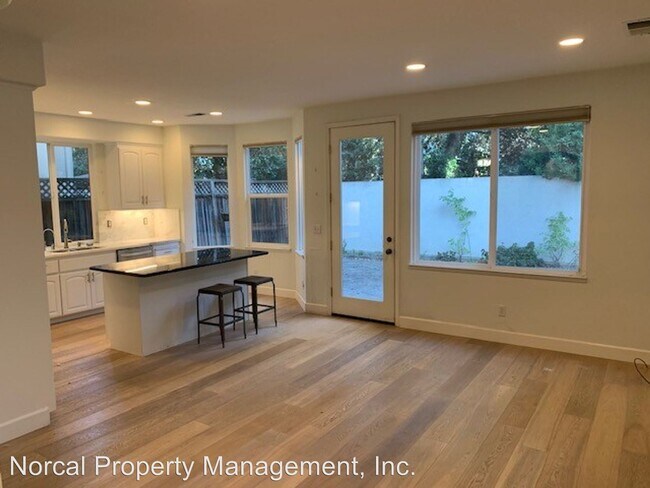 Building Photo - 3 br, 3 bath House - 5216 Union Ave