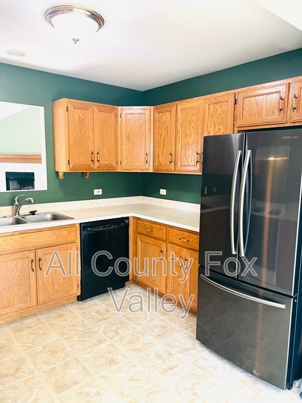 Foto del edificio - 16018 Fairfield Dr