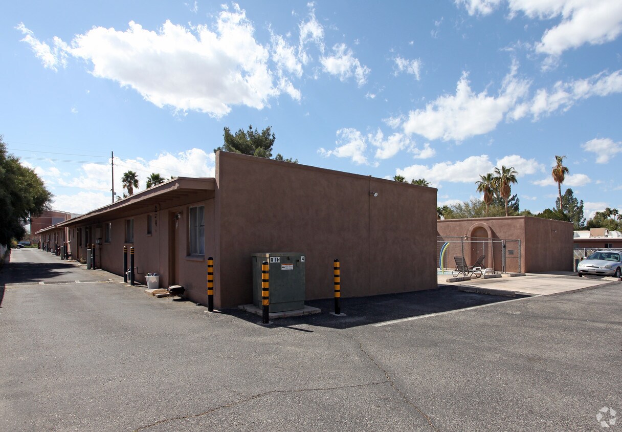 Building Photo - 1501-1503 E Fort Lowell Rd