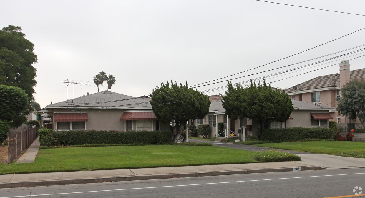 Building Photo - 204-206 S 2nd Ave