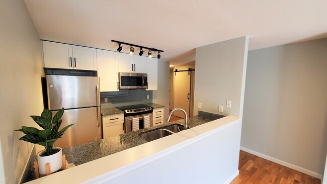 Building Photo - 3045 20th Ave W
