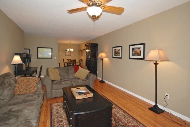 Foto del edificio - 4400 S Upton Ave