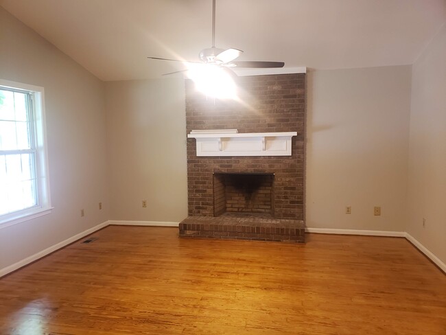 Building Photo - 1211 Rutherford Rd