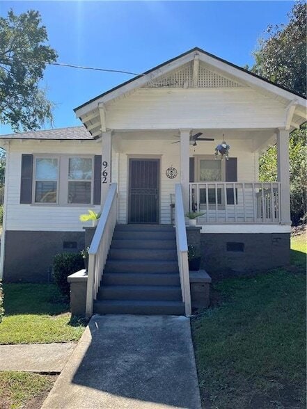 Photo - 962 Division St NW House