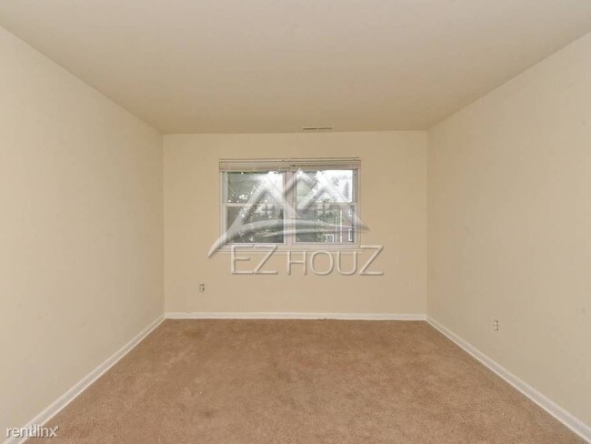 Building Photo - 2 br, 1 bath Apartment - 4915 Frederick Ave,F