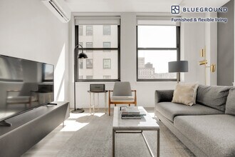 Building Photo - 330 S Wells St