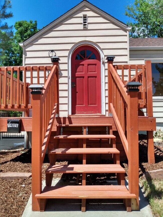 Foto del edificio - SUPER CUTE 3 BED/2 BATH BUNGALOW IN OLD TOWN LONGMONT