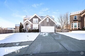 Building Photo - 909 NE 93rd Ct