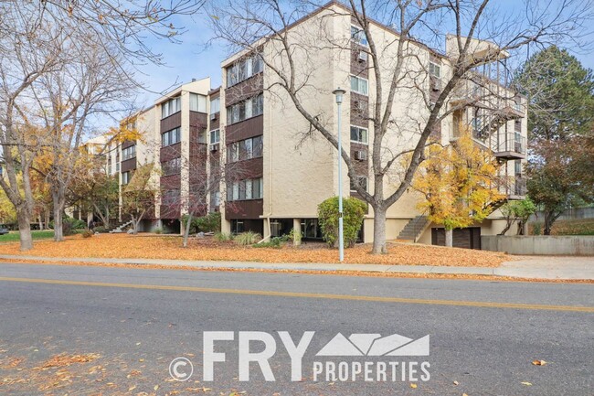 Building Photo - Great Condo in Prime Location