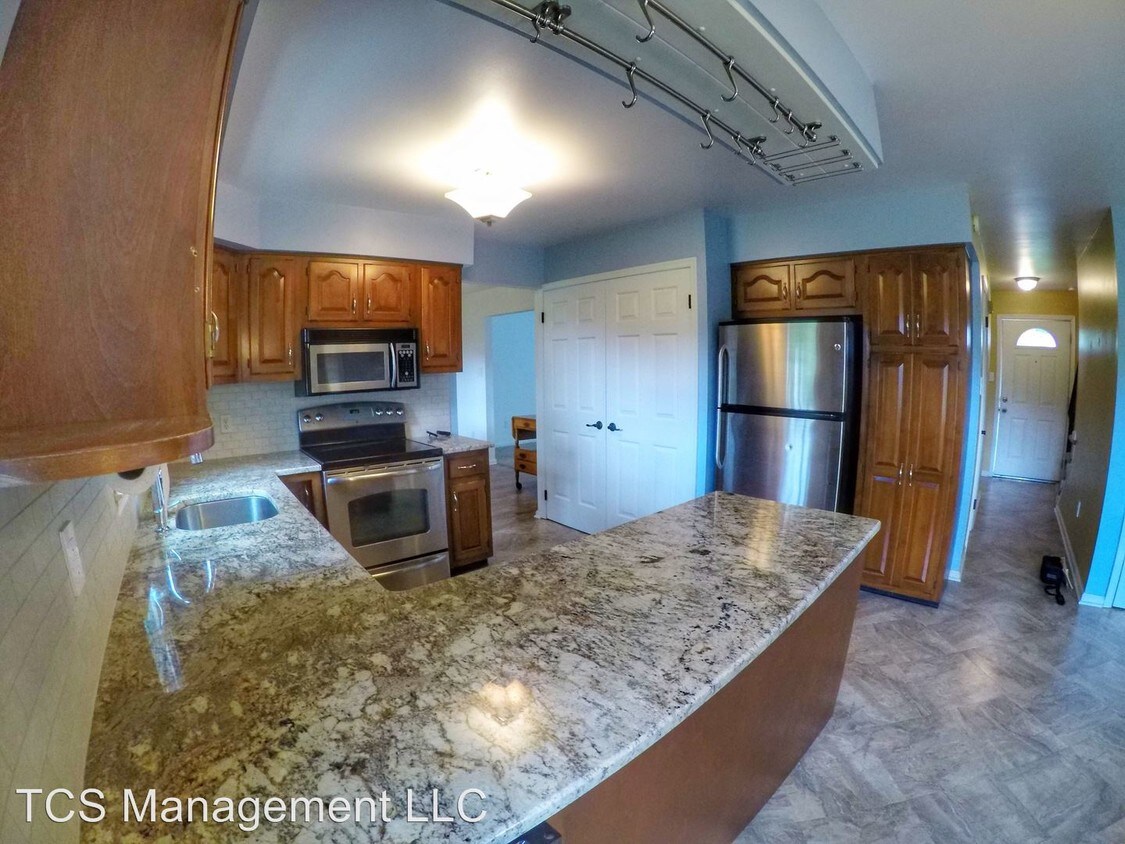 Primary Photo - 4 br, 2.5 bath House - 1536 Country Club Rd.