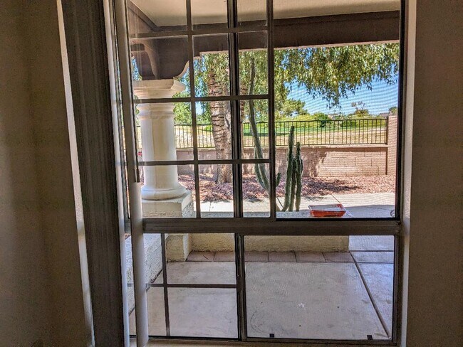 Foto del edificio - 8140 N 107th Ave