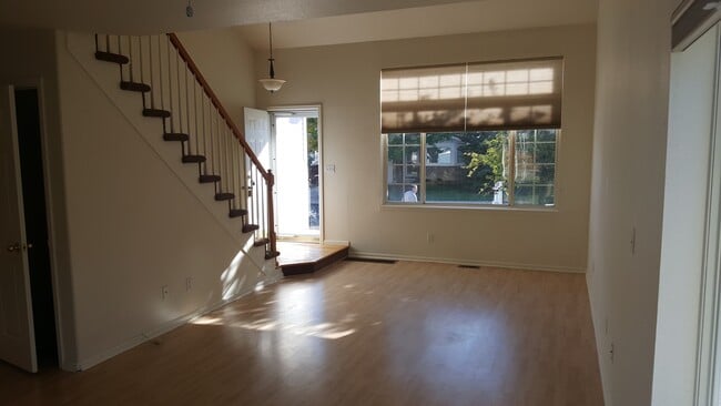 Building Photo - 1545 Spring Water Pl