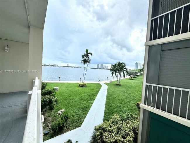 Foto del edificio - 3020 Marcos Dr
