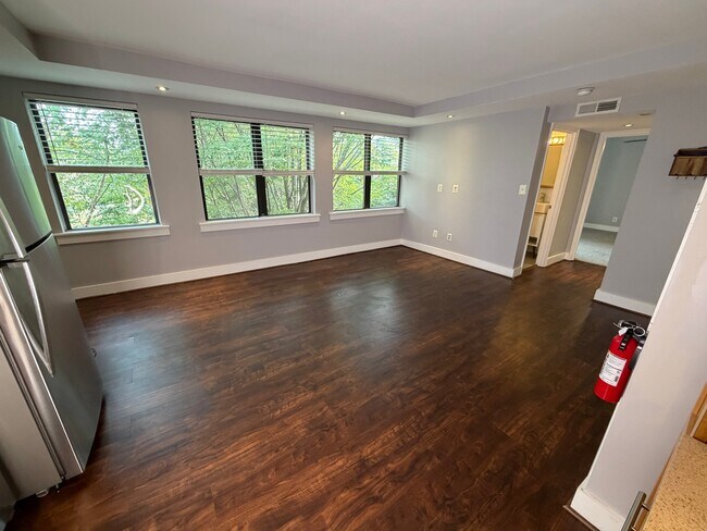 Foto del edificio - 210 Oakwood St SE