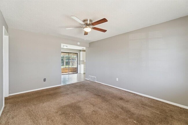 Foto del edificio - 4009 Vickie Dr