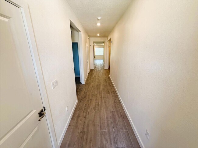 Foto del edificio - 1704 NE White Pine Terrace