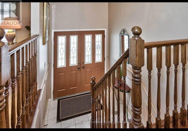 Building Photo - 689 Catalina Crescent