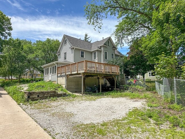 Building Photo - 412 Ash Ave