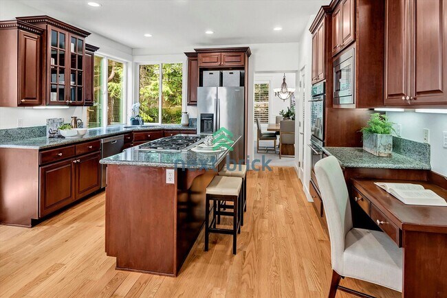 Foto del edificio - Spacious Home in Desirable Bellevue Neighb...