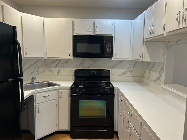 Building Photo - 35 Coral Tree Ct