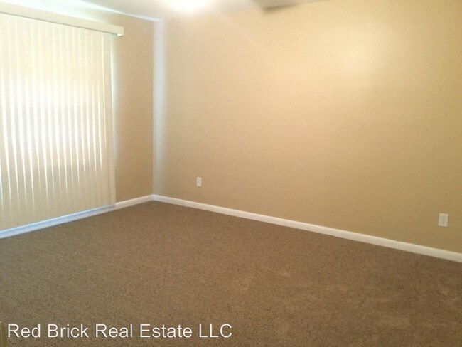Building Photo - 515 Deming St